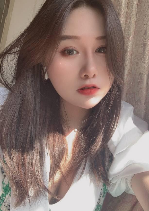 气质十足的水多女